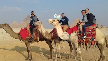 Tour Giza Pyramids and Camel Ride