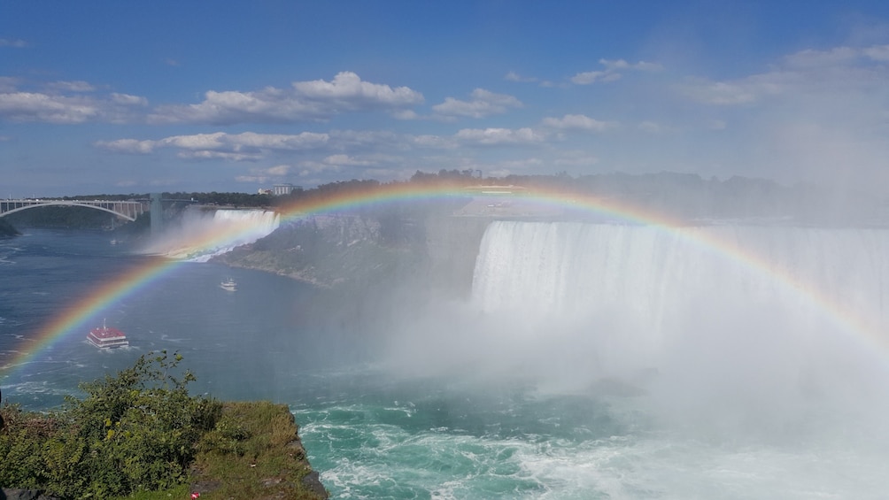 Rainbow over Niagara Falls 