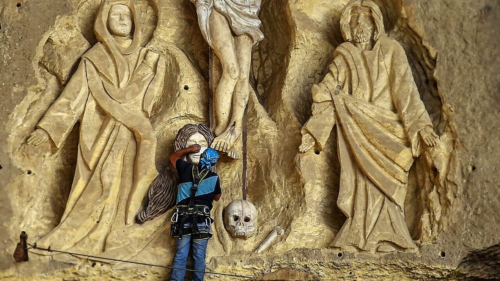 Day Tour To Coptic Cairo and Cave Church