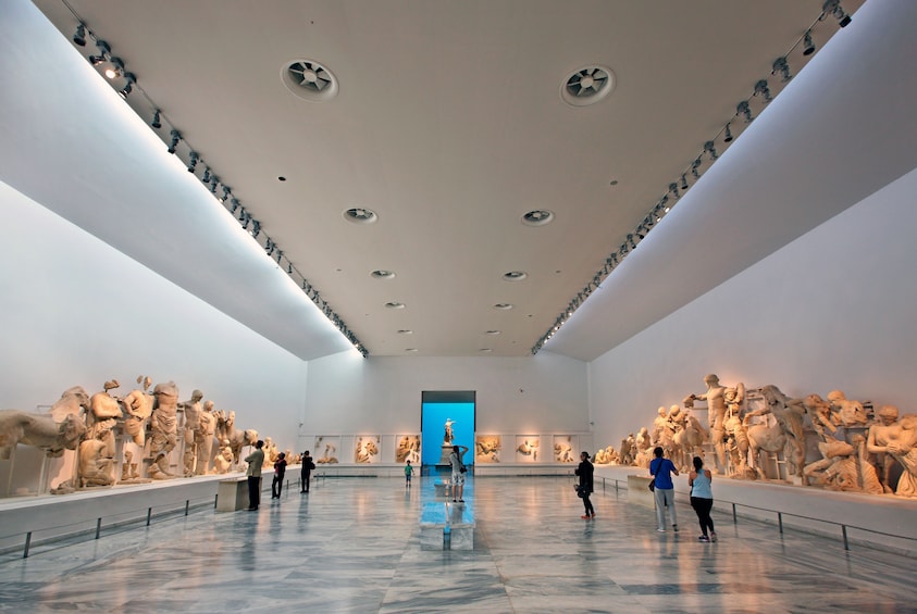 Highlights of Athens with New Acropolis Museum Walking Tour