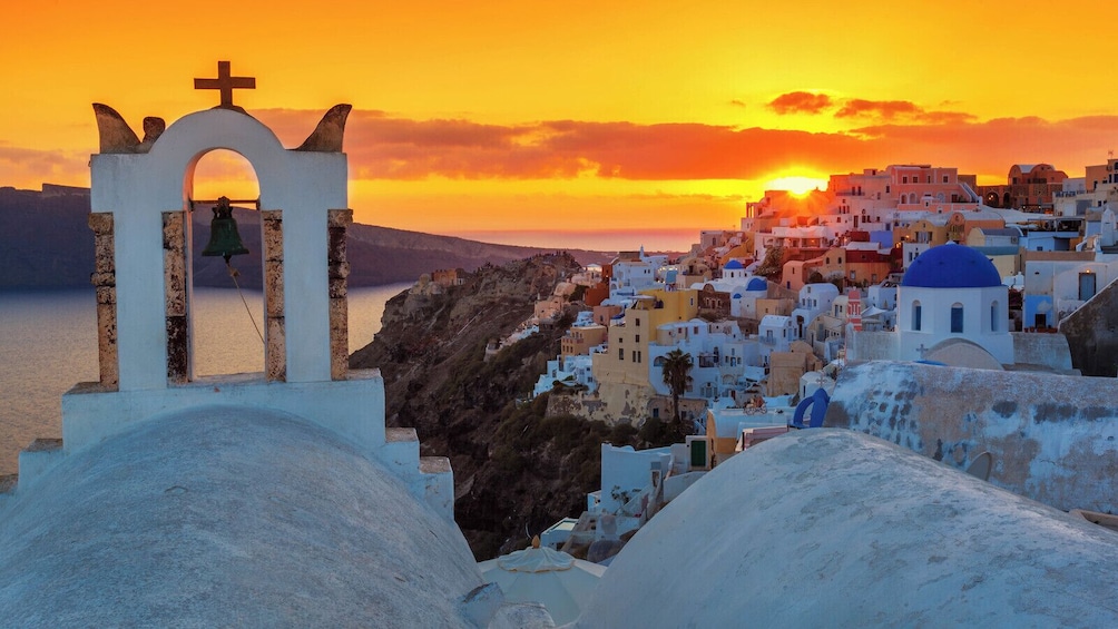 Santorini Volcano Cruise With Hot Springs, Thirassia and Oia Sunset