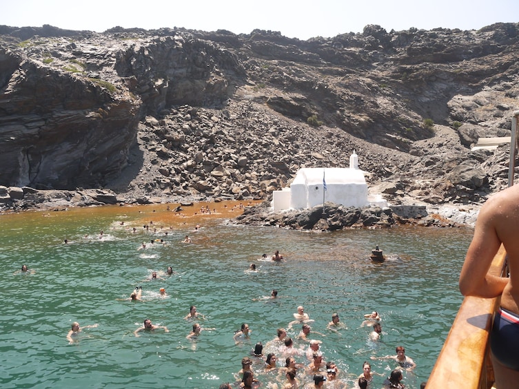 Santorini Volcano Cruise Including Hot Springs and Thirasia