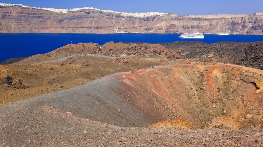 Santorini Volcano Cruise Including Hot Springs and Thirasia