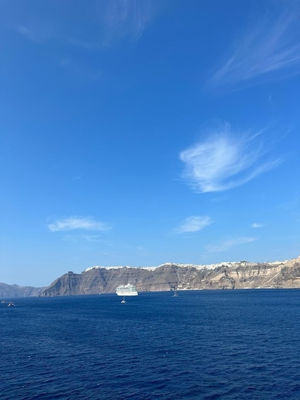 Santorini Volcano Cruise Including Hot Springs and Thirasia