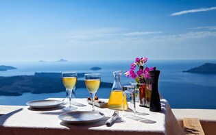 Romantic Couples Deluxe Package in Santorini