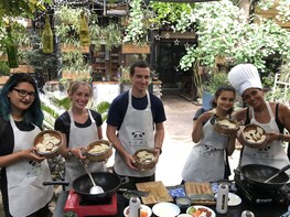 Sichuan Cuisine Cooking Class and Local Wet Market Visiting
