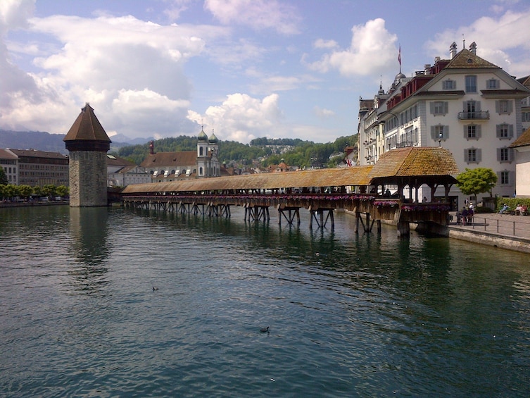 Lucerne city tour & lake boat cruise - starts in Basel