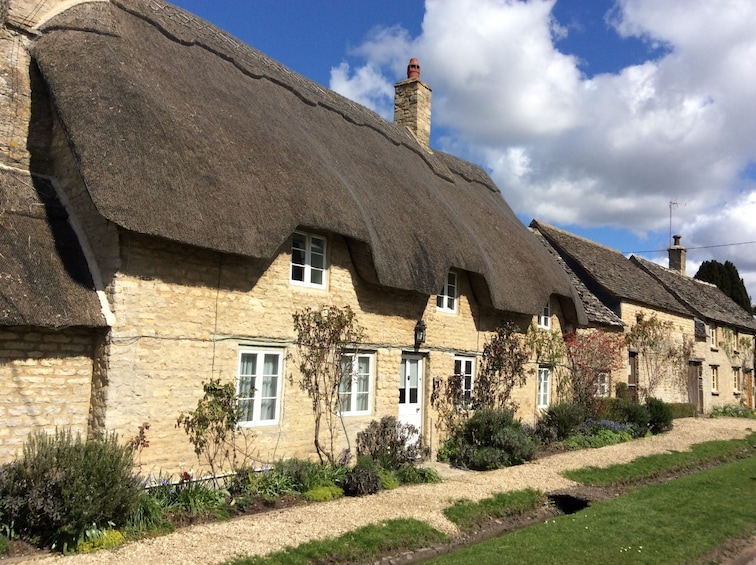 Show item 1 of 6. Cotswold Explorer Tour