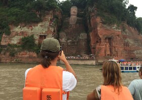 Chengdu Private Tour to Panda Base and Giant Buddha