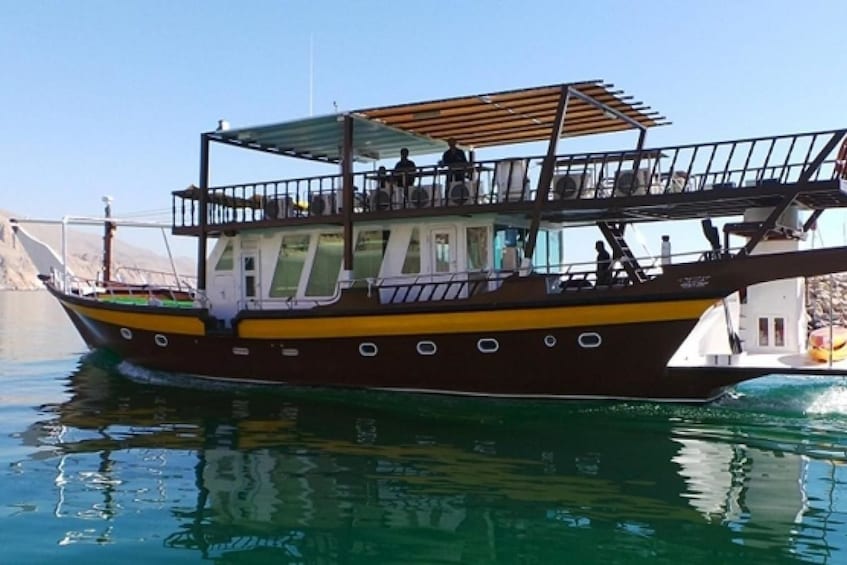 Full Day Mussandam Dibba Cruise with Lunch from Dubai