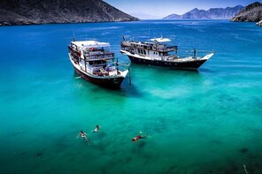 Full Day Mussandam Dibba Cruise with Lunch from Dubai