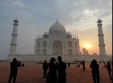 Zonsopgang Tour van Taj Mahal vanuit Delhi & Agra Fort op dezelfde dag