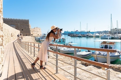 Knossos Museum - Heraklion Old Port Private Tour from Chania