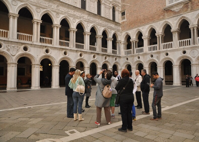 Tour group in the courtyard of Doge's Palace 