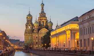 St Petersburg 2-Day Visa-Free Tour with Dinner in the City
