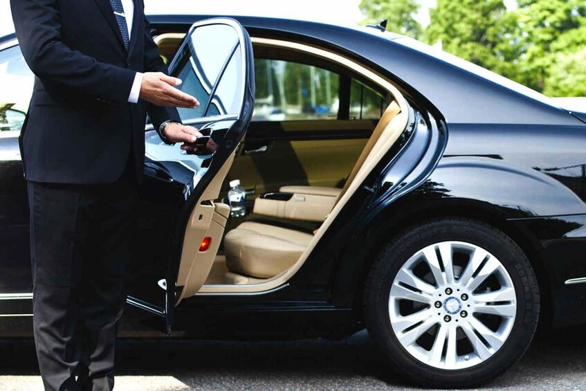 Private Transfer from Dubai to Abu Dhabi or Vice Versa