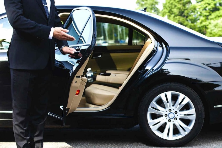 Private Transfer from Dubai to Abu Dhabi or Vice Versa