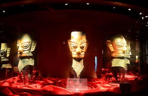 Private Tour of Giant Pandas and Mysterious Sanxingdui Ruins