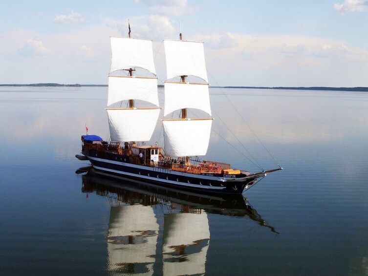 Masurian Lake District: The Wolf’s Lair and Yacht Tour 