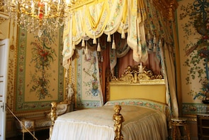 Private Tour to Parks and Palaces of St Petersburg in 1 Day