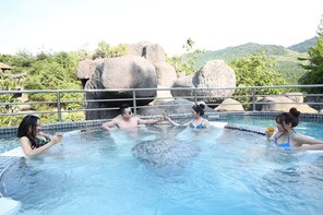 THAN TAI HOT SPRING PARK JOIN-IN DAY TOUR