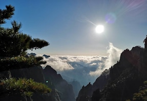 Huangshan Mountain Private Tour with Round-Trip Cable Car
