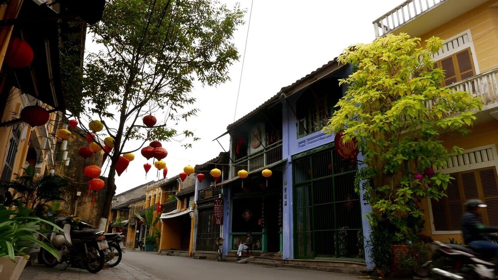 Street of Hoi An Ancient Town