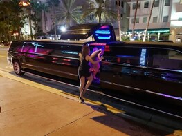 6 hours Party in Miami Open Bar Limousine With Club Entry