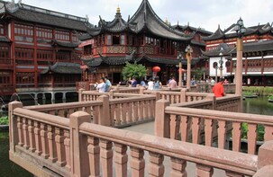 Half Day Trip to Yuyuan Garden and Xintiandi in Shanghai