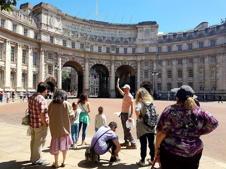 Westminster Walking Tour & Thames River Cruise Ticket