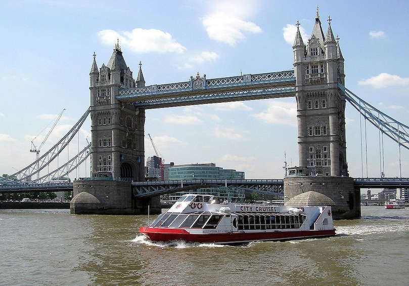 Westminster Walking Tour & Thames River Cruise Ticket