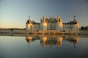The Greatest: Chambord, Chenonceau and Wines LVT-GD1
