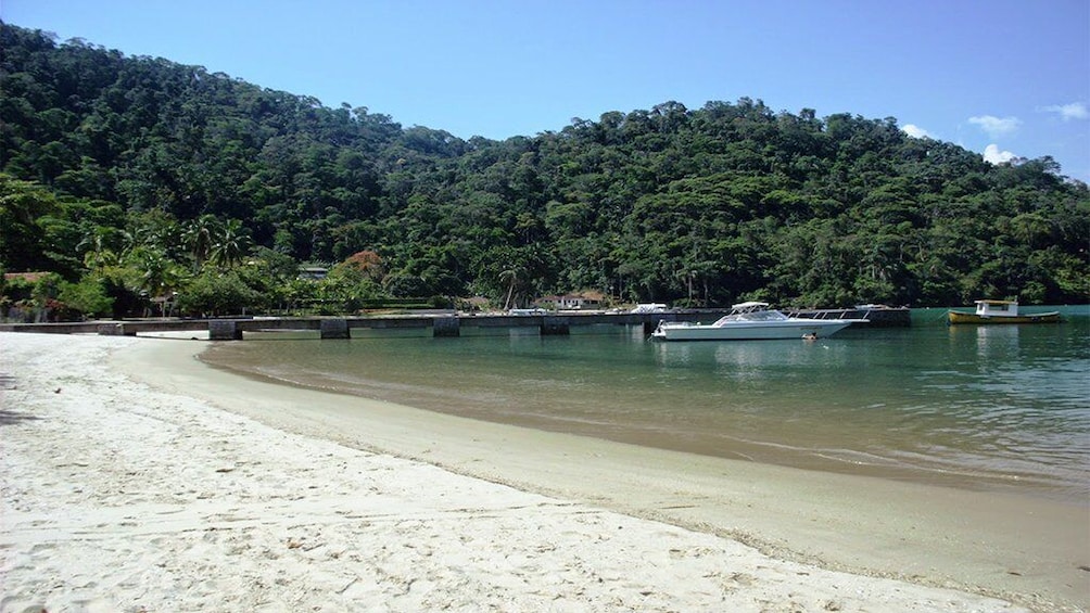 Boat Tour To Angra Dos Reis Beaches