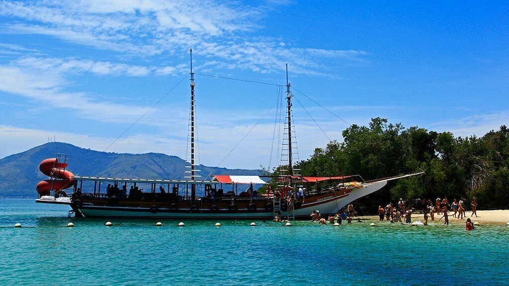 Boat Tour To Angra Dos Reis Beaches