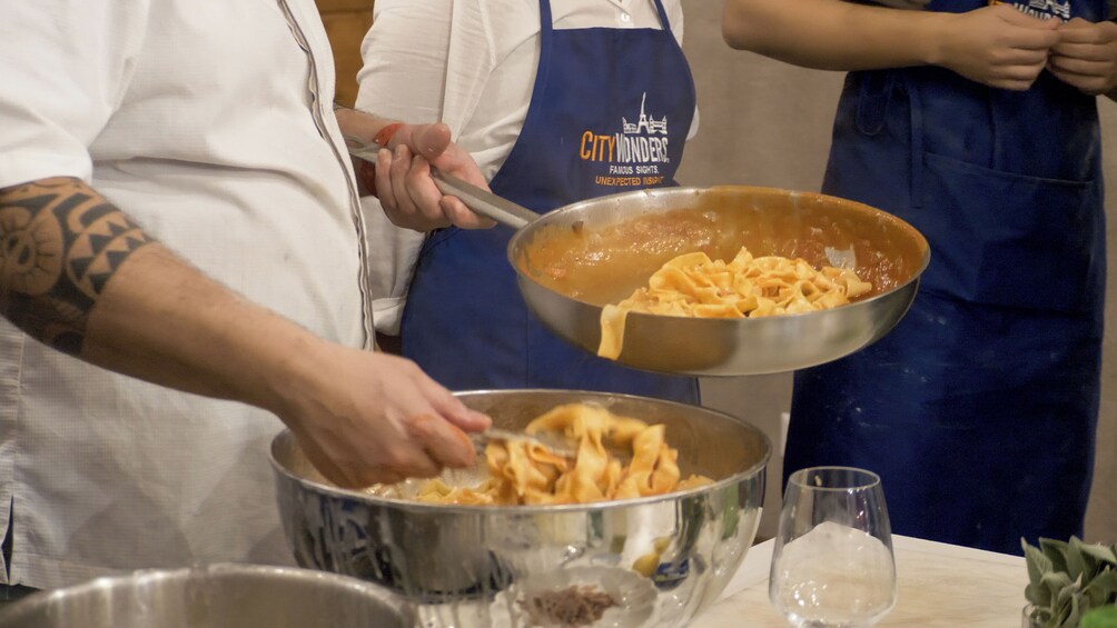 Traditional Pasta Making & Wine Tasting Experience in a Trastevere Villa