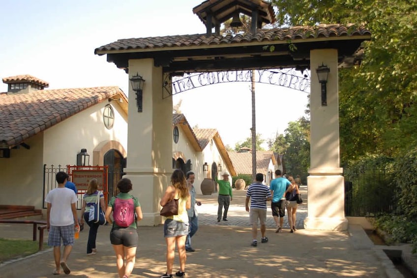 2-Day City Tour Santiago + Concha y Toro and Valparaiso Tour