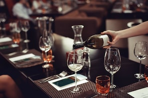 Full Day Paso Robles Wine Country Tour with Vineyard Lunch