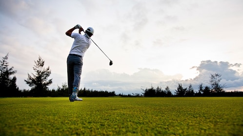 Golf en el Club Internacional de Golf Mong Cai