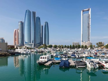 Tour privado de Abu Dhabi con Ferrari World para 1 a 5 personas