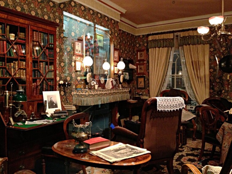 Westminster Walking Tour & Sherlock Holmes Museum