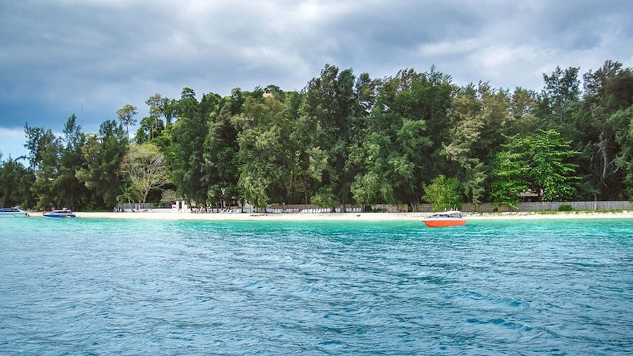 Snorkeling Tour to 4 Islands and Emerald Cave From Koh Lanta