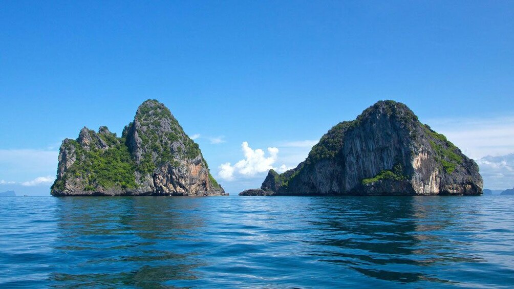 Snorkeling Tour to 4 Islands and Emerald Cave From Koh Lanta