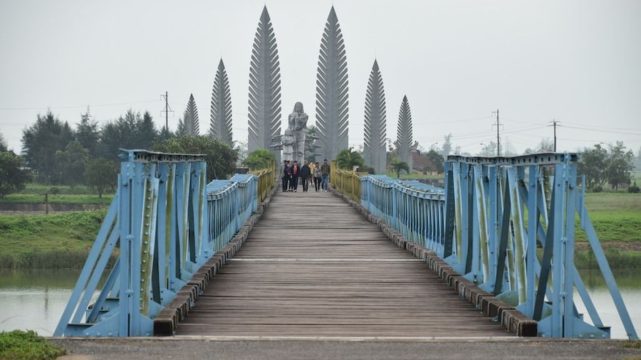Hi?n L??ng Bridge in Vietnam