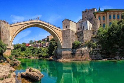 Excursión de un día a las cataratas de Kravica, Pocitelj y Mostar desde Dub...