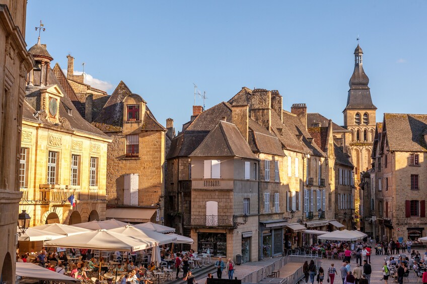 Sarlat Gourmet Tour and Market Visit