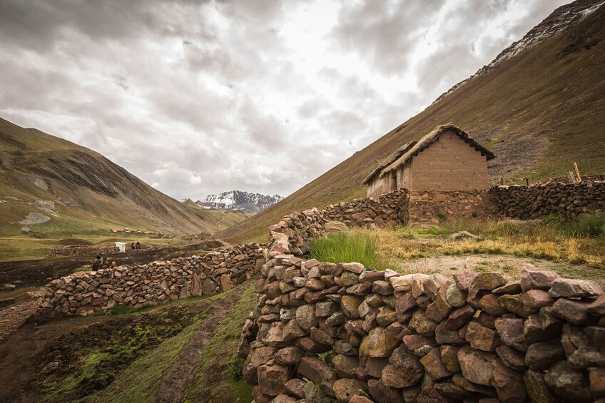 Cusco:Full-Day Trekking in Palccoyo Rainbow Mountain 