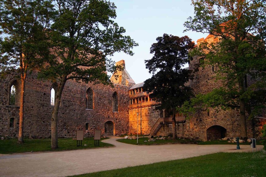 PRIVATE GUIDED TOUR: 6-hour Sigulda