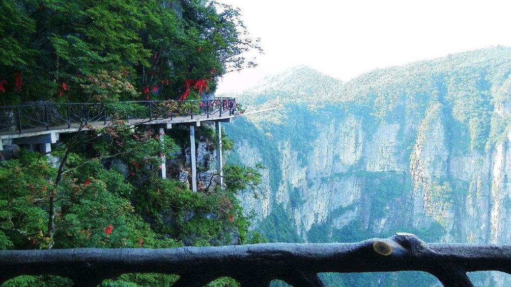 Private Zhangjiajie 5 Days Tour Including Airport Transfer