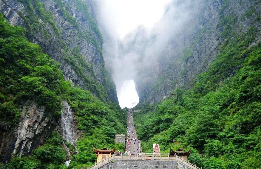 Private Zhangjiajie 5 Days Tour Including Airport Transfer