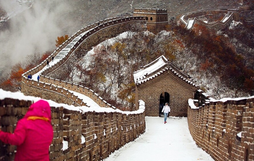 Mutianyu Great Wall with English Speaking Driver Group Tour